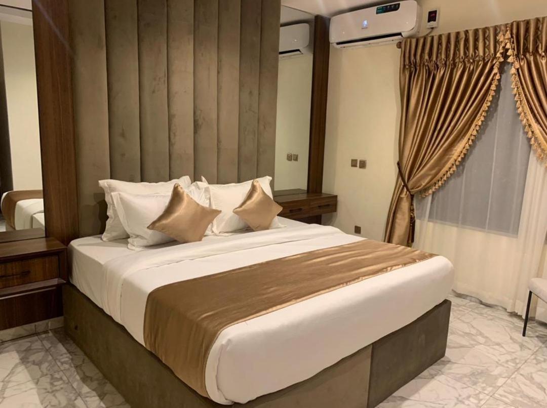God'S Touch Apartments Remi Fani Kayode Gra. Ikeja Exterior foto