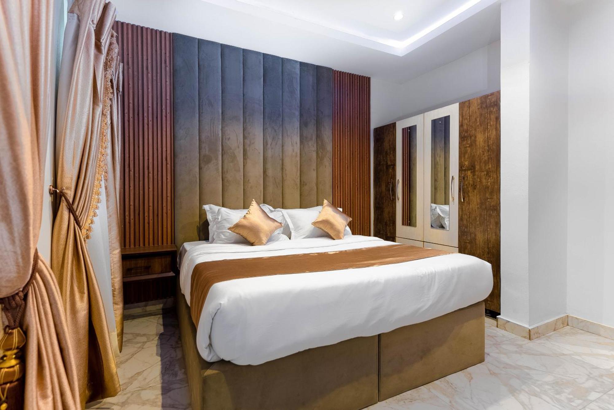 God'S Touch Apartments Remi Fani Kayode Gra. Ikeja Exterior foto