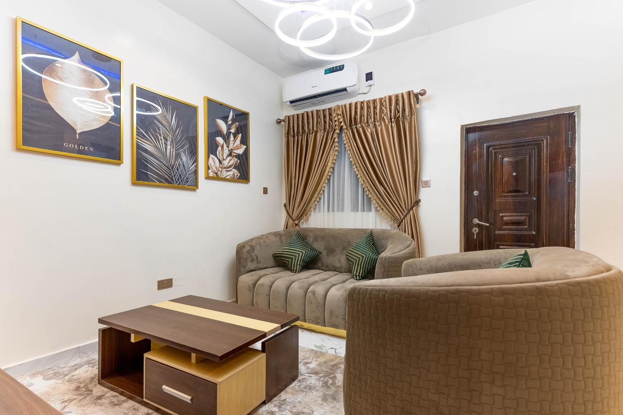 God'S Touch Apartments Remi Fani Kayode Gra. Ikeja Exterior foto
